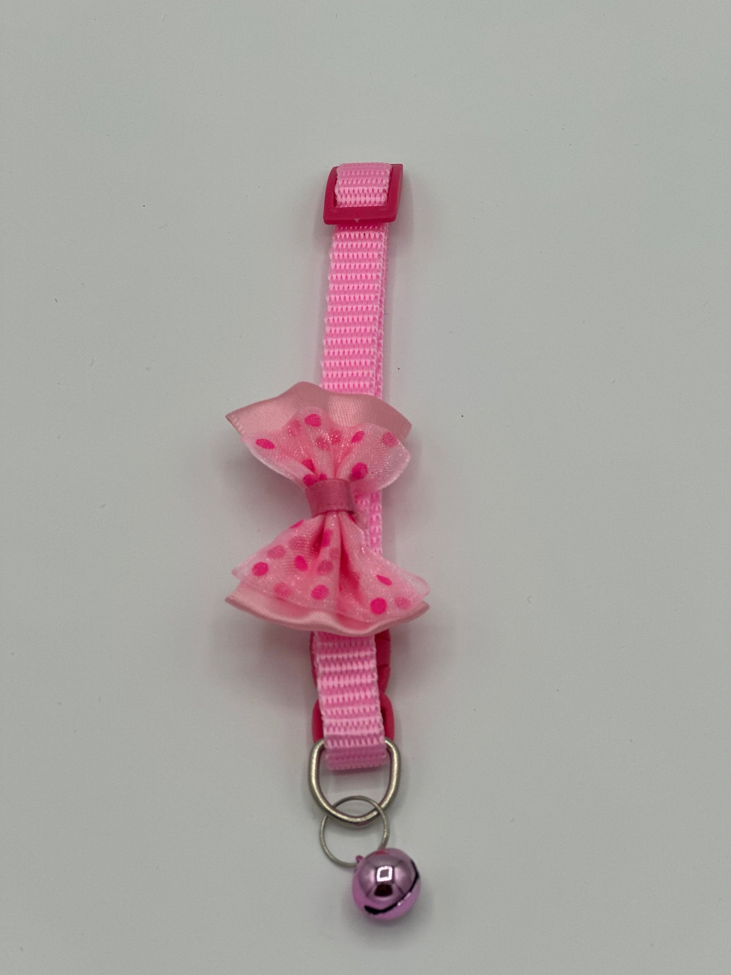 Dog collar with bow