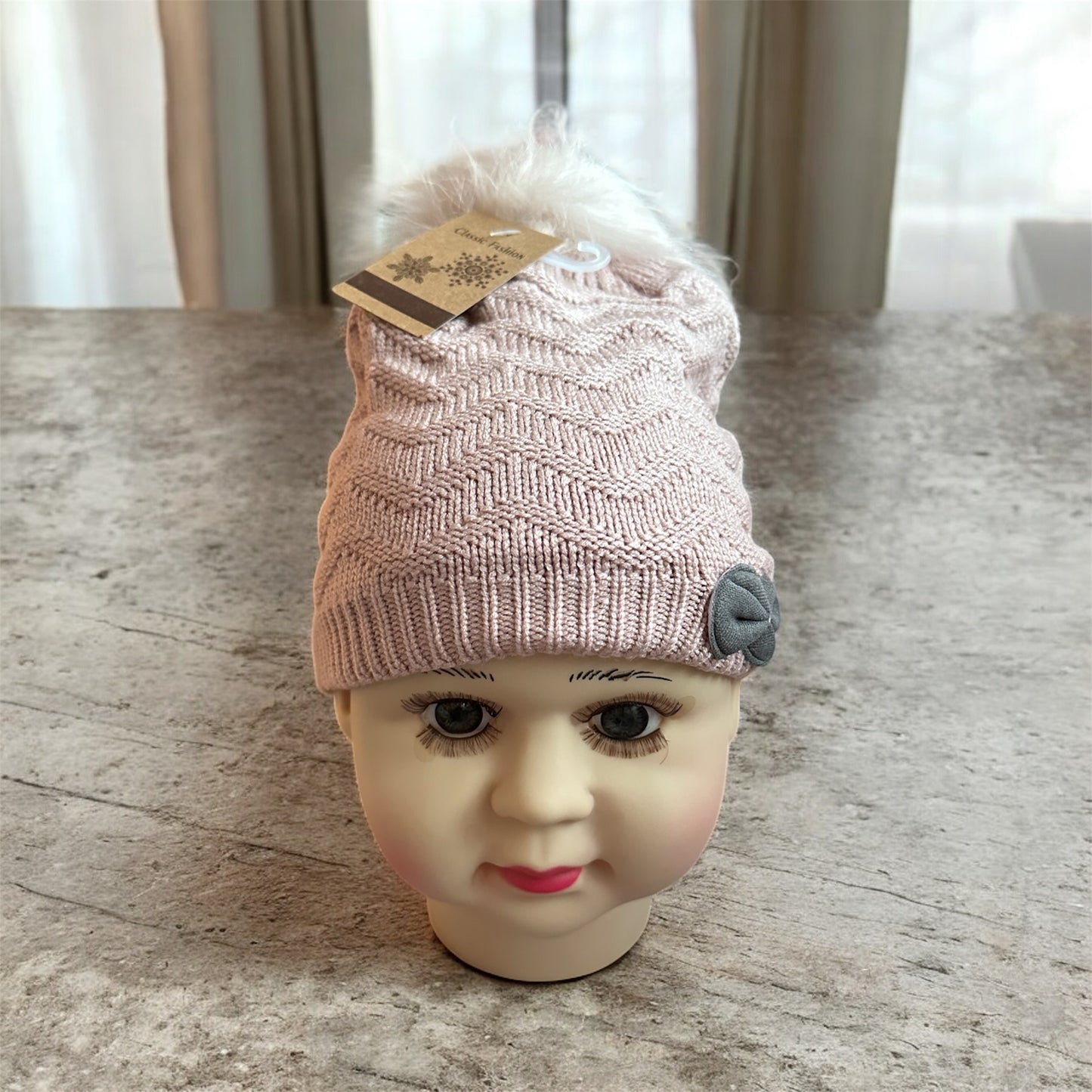Winter beanie with fur inside for little girls