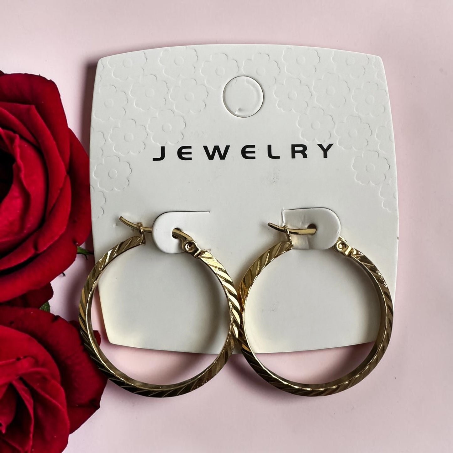 Hoops earrings (fashion)