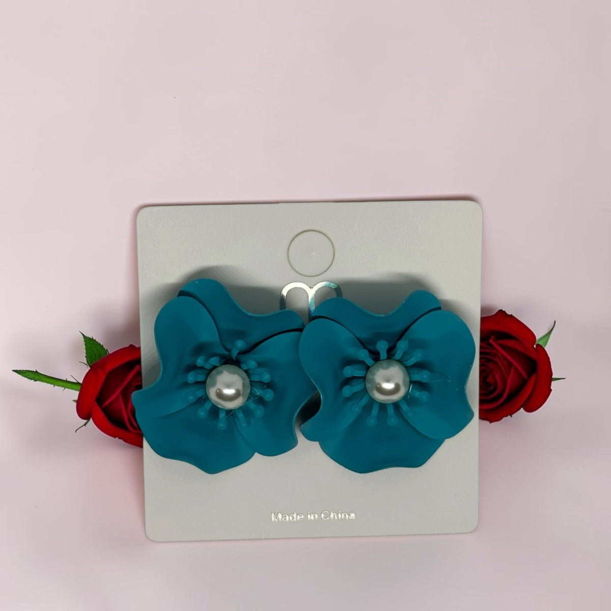 Flower studs earrings