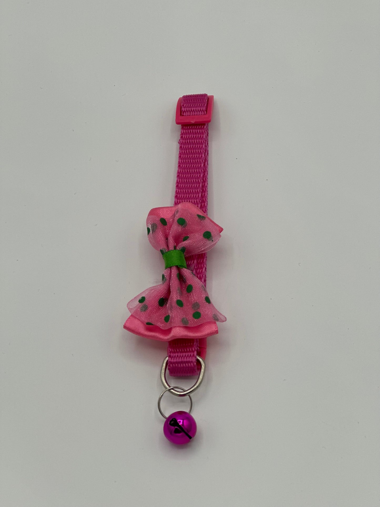 Dog collar with bow