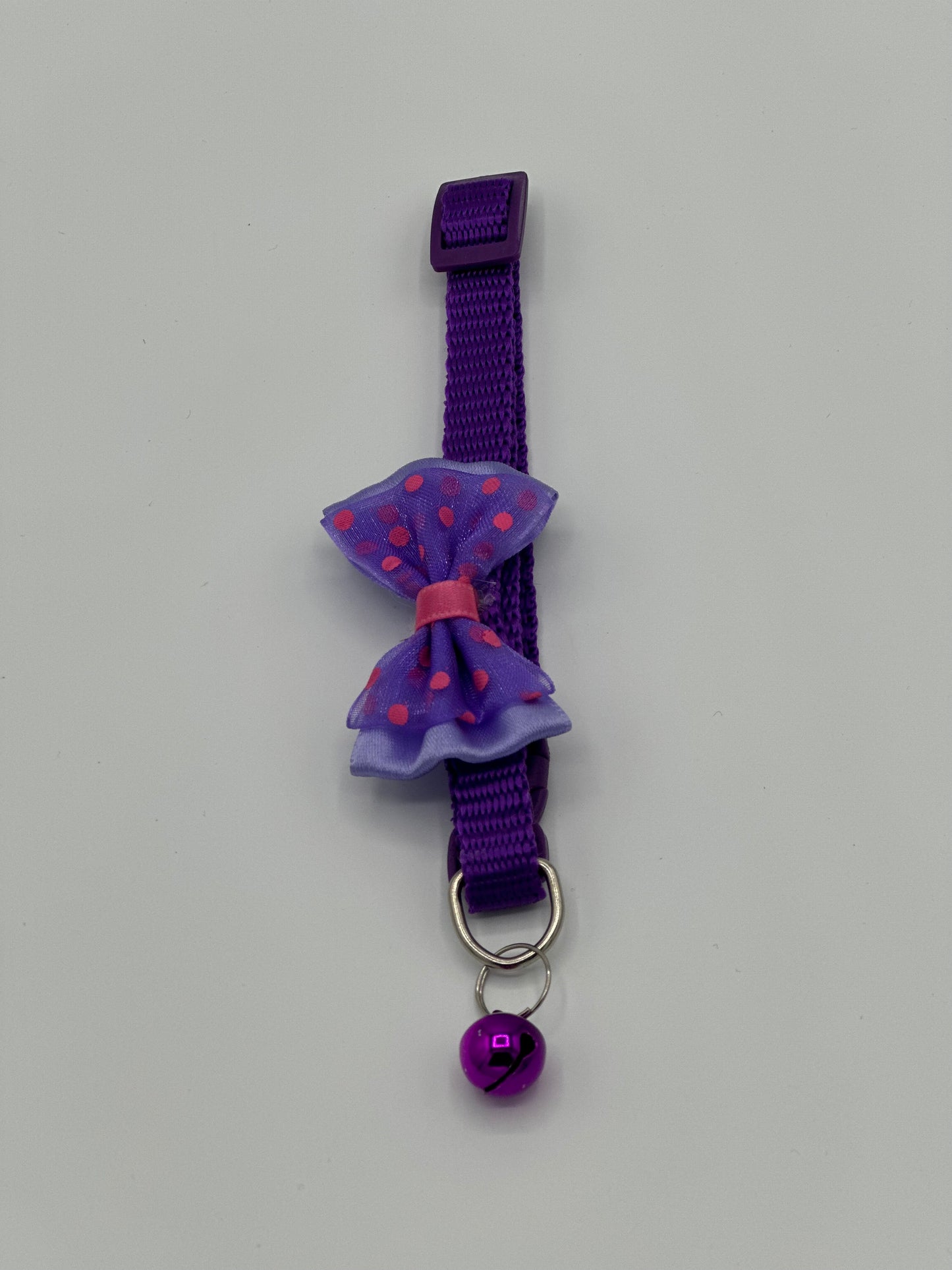 Dog collar with bow