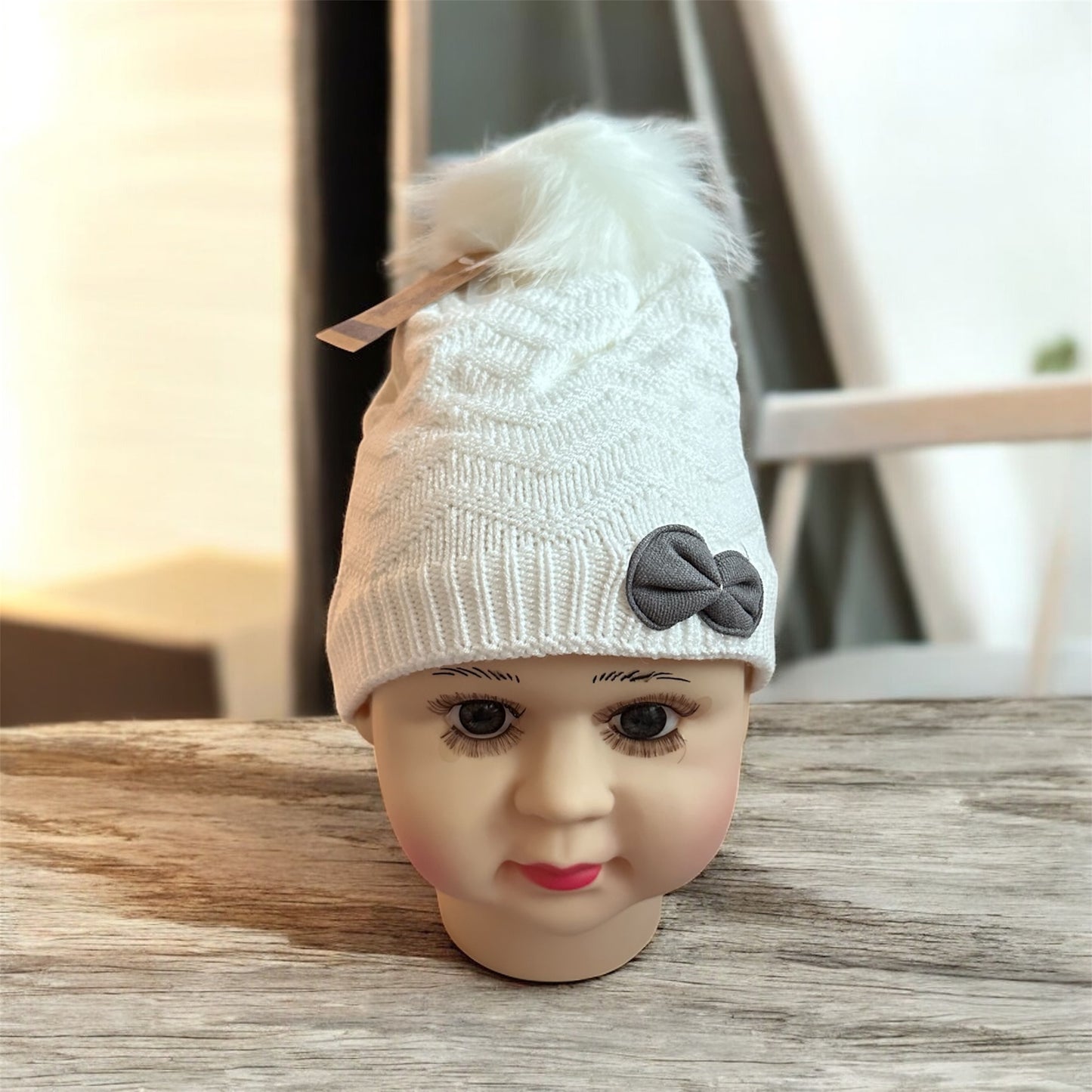Winter beanie with fur inside for little girls