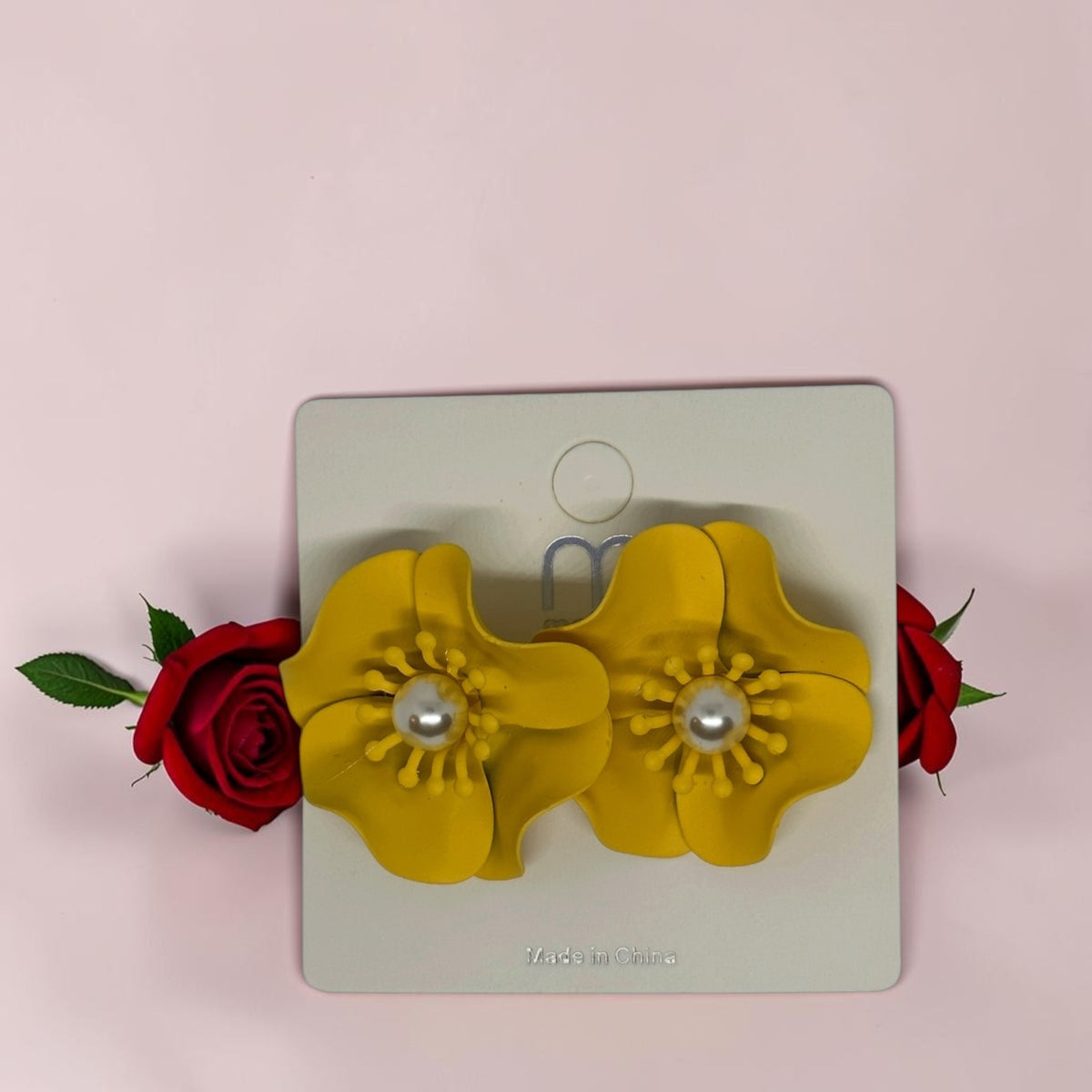 Flower studs earrings