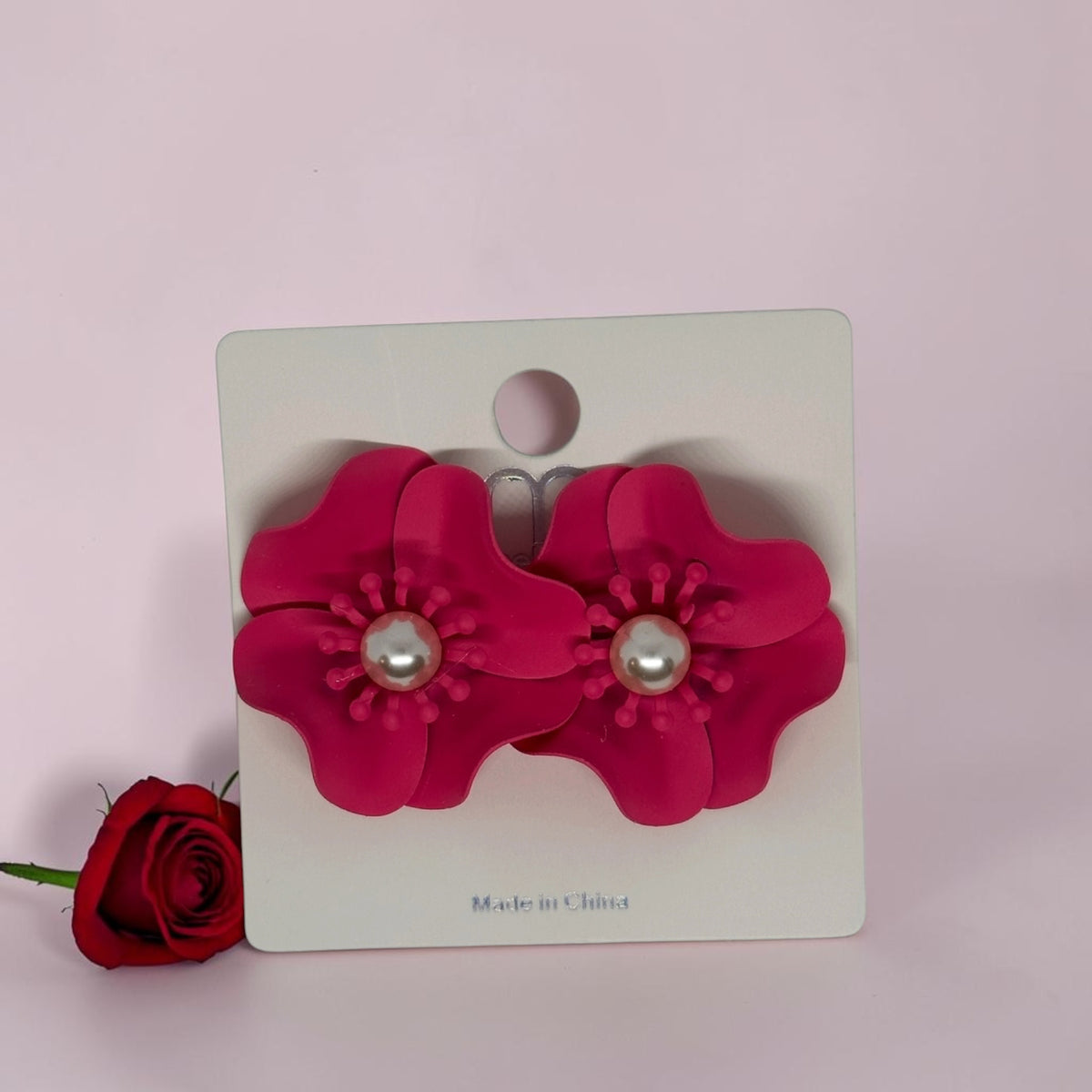 Flower studs earrings