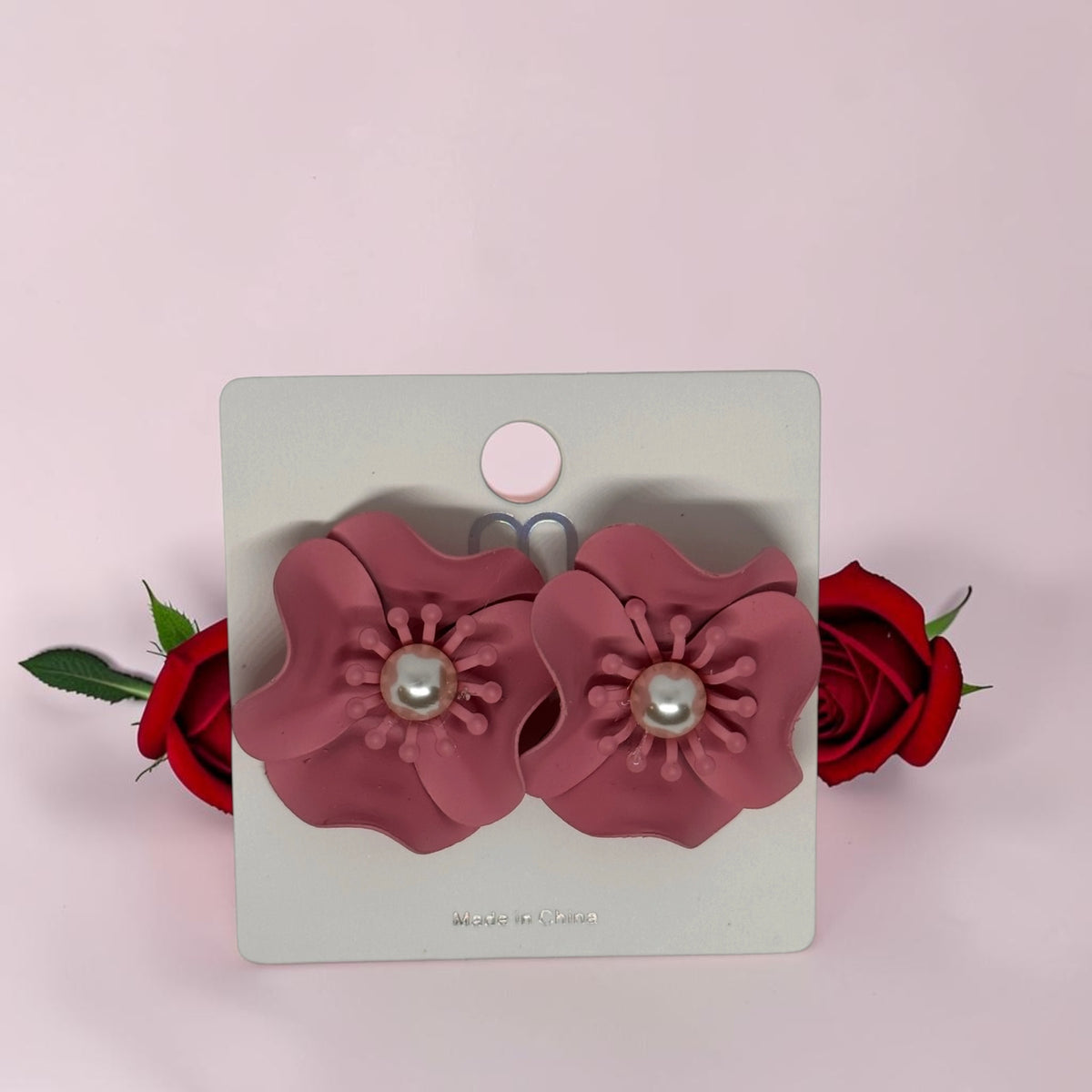 Flower studs earrings