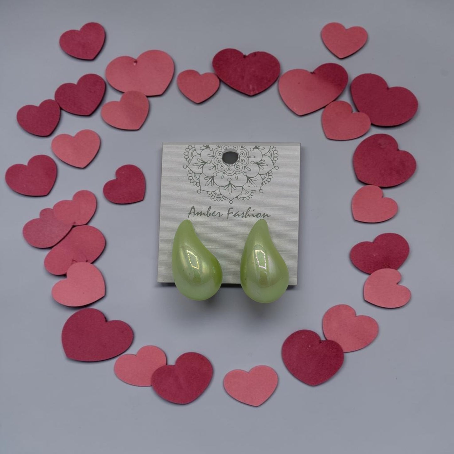 Acrylic teardrops earrings stud.
